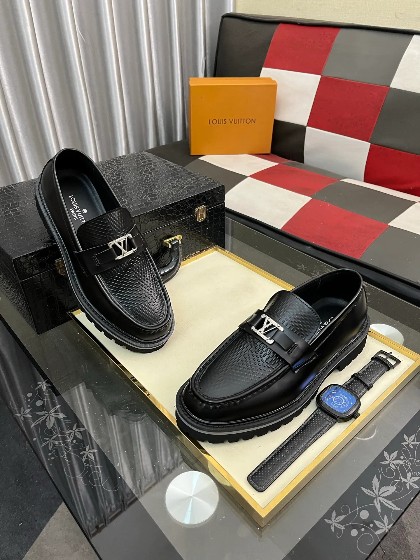 Men's shoes💰458⌚️⌚️[Louis Vuitton (LV)] High-end business formal leather shoes🍀luxurious and elegant style, paying equal attention to practicality and style, professional focus on details and quality, counter original 1⃣️: 1⃣️super accurate reproduction👍🏻! Material: The upper is made of imported original calfskin➕imported Italian cowhide leather. Original anti-slip and wear-resistant outsole! Code number: 38--443️⃣Colors available